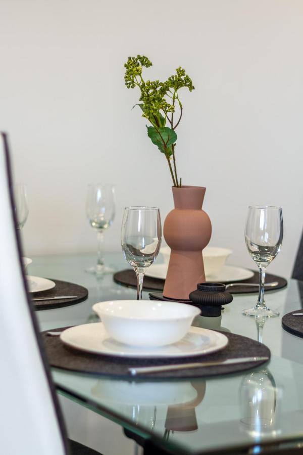 Tuam Street Treasure- 2 Bed 2 Bath Apartment Крайстчърч Екстериор снимка